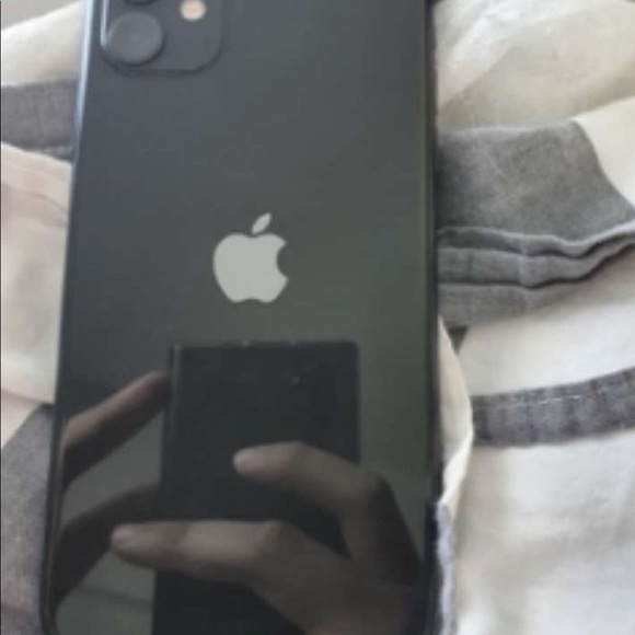 iPhone 11 Pro Max - Picture 3 of 3